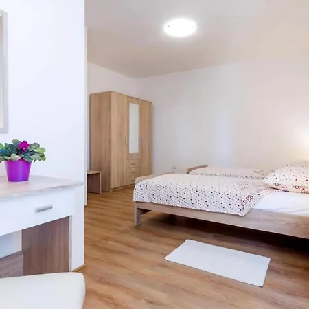 Neue In Loborika Mit Grosser Terrasse Apartment
