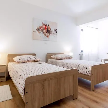 Apartment Neue In Loborika Mit Grosser Terrasse *